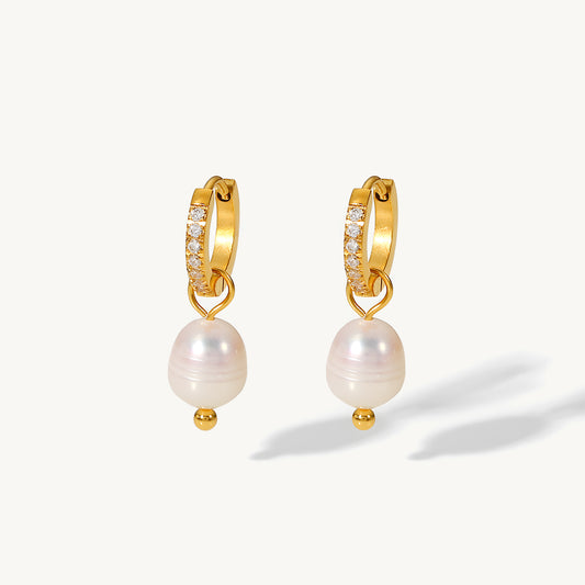 Sara Freshwater Pearl Earrings