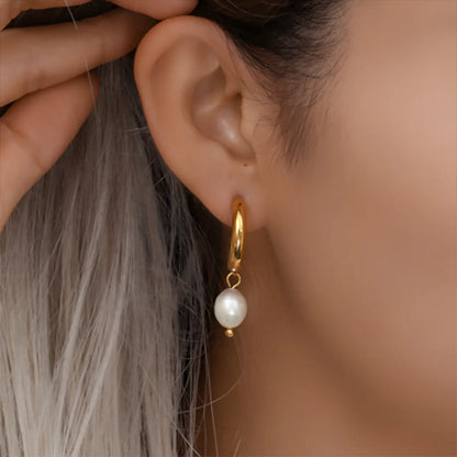 Aleatrix Freshwater Pearl Gold Earrings